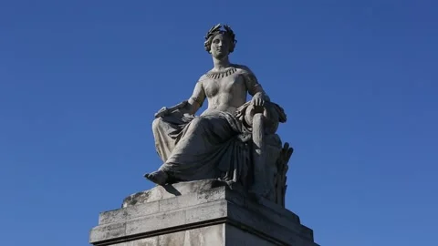 'River Seine' Statue Stock Footage 203372924