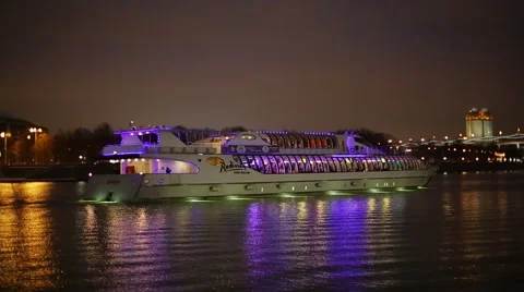 River ship in the evening in the city Stock Footage 46364616