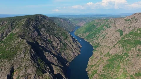 River Sil Meanders Through Steep Canyons View Stock-Footage 335459147