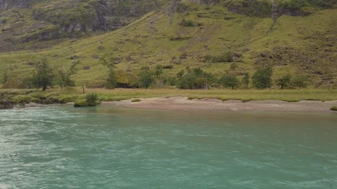 River Stream in Norway (Right pan) Vidéo 114062201