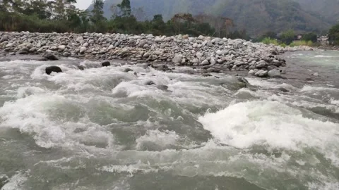 River with strong current and shore in Peru 스톡 동영상 283197839