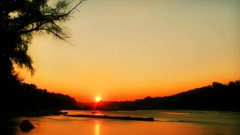River sunrise 動画素材 76489703