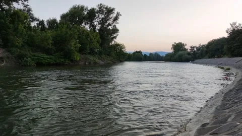 River at sunset Vídeo Stock 138595916