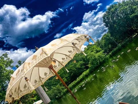 River with Sunshade 库存照片