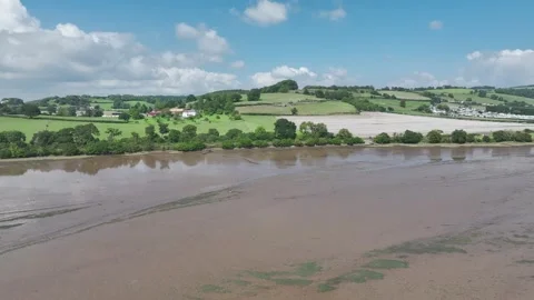River Teign from a drone at low tide, Newton Abbot, Devon, England Vídeos de archivo 249566399