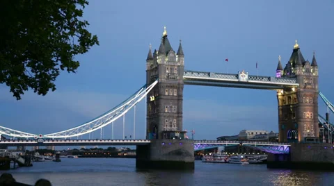 River Thames and Tower Bridge in London, England Video stock 32186844