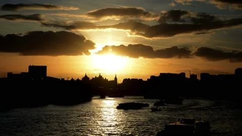 River Thames at dawn. London. Time lapse Stock Footage 171249750