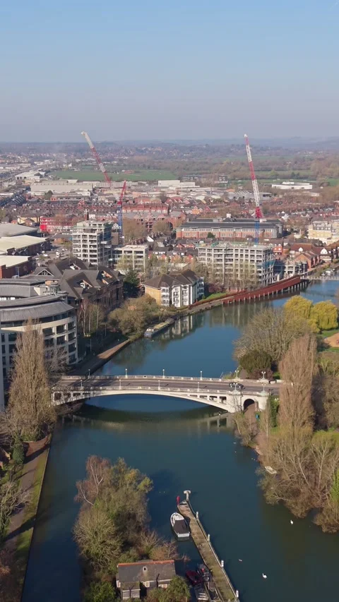River Thames drone video of Reading in Berkshire, England Stock Footage 331116976