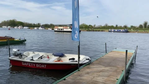 The River Thames at windsor Stock Footage 182166717