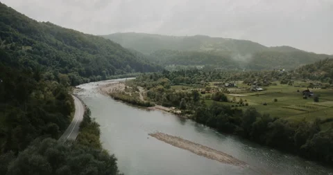 River through Carpathian mountains Video stock 136855142