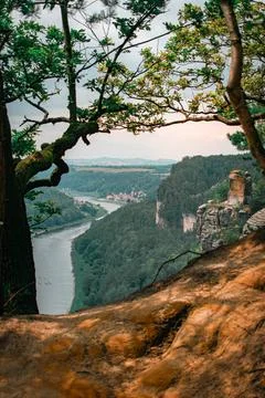 The river through the rocks 스톡 사진