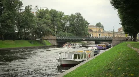 River traffic 動画素材 11237704