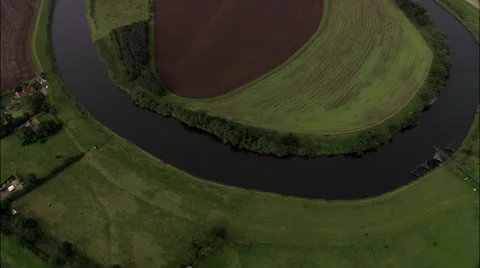 River Trent Directly Down Then Pull Out To Long Shot Helicopter Leg In Shot Vídeos de archivo 65198091