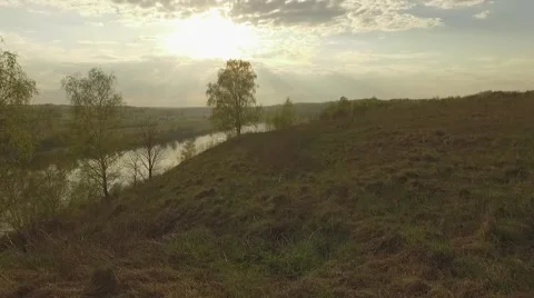 River valley FLy towards the Sun 動画素材 69068552