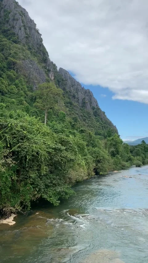 River in Vang Vieng 스톡 동영상 343320289