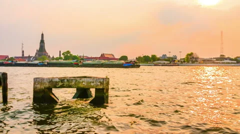 The river view and wat arun temple in the sunrise, Bangkok Stock Footage 46677824