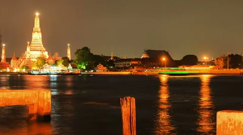 The river view and wat arun temple in the sunrise, Bangkok Stock Footage 49043484
