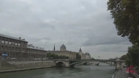 River view in Paris Video stock 112358777