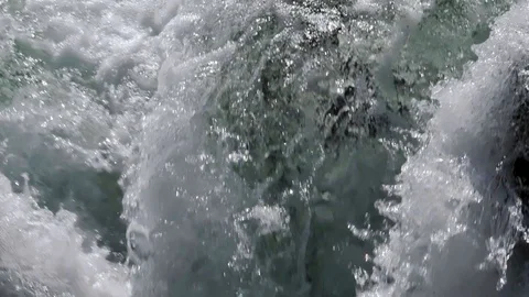 River waterfall extreme close up Vidéo 107931646