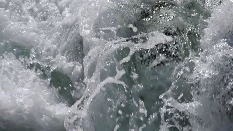 River waterfall extreme close up slow motion Vídeos de archivo 107931766