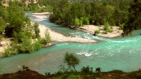 River waters between mountains Vidéo 102529924