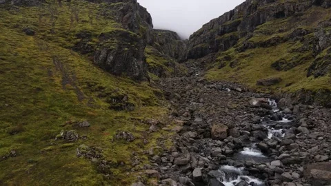 River_rocks_mountain Video stock 313273963