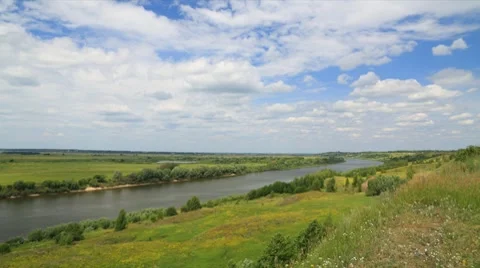 Riverbank landscape timelapse 库存影片 7730142
