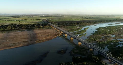 River/Bridge at Sunrise 9 4k Stockbeeldmateriaal 91799741