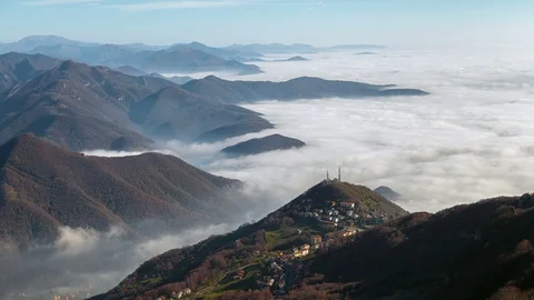 Rivers of Clouds Stockbeeldmateriaal 98502135