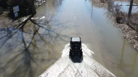Rivers in Nebraska, watching the flooding. Stock Footage 149709997