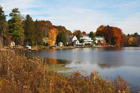 Riverside homes in Lysander Stock Photos