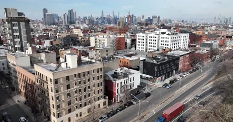 A riverside tower under construction on a winter day in Williamsburg, Brooklyn 動画素材 168503293