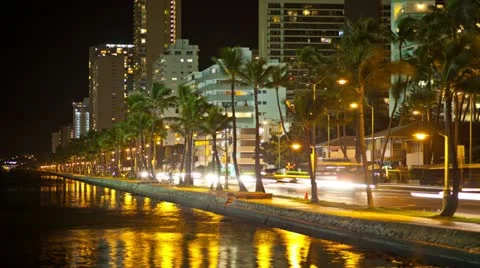 Riverside Traffic Time Lapse Palm Trees 4K, Honolulu, Hawaii, Vídeo Stock 12522711