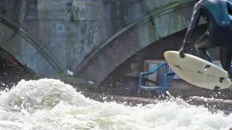 Riversurfer munich Stock-Footage 12337494
