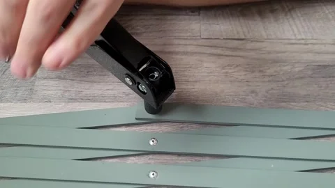 Rivets Hand Vidéo 299914586