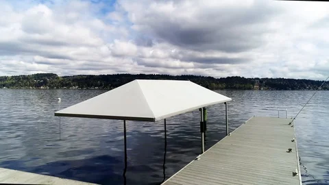 Riviera Pl NE river deck	 Stockbeeldmateriaal 114564491