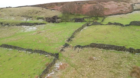 Roach End Peak District low slow aerial drone flight over rugged moorland w.. 動画素材 296359066