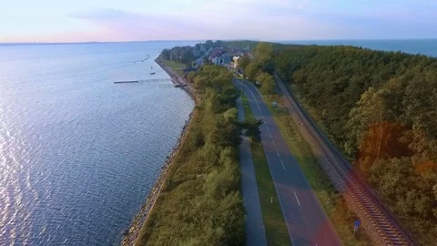 Road along the sea Vidéo 80608558