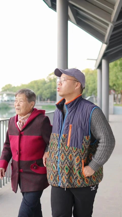 The road along the winter river in the suburbs of Shanghai, China in December. A Видео 300414020