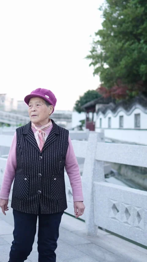 The road along the winter river in the suburbs of Shanghai, China in December. A 스톡 동영상 300417543