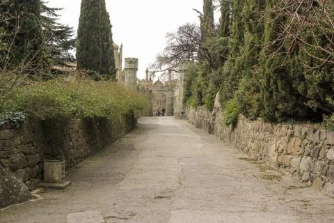 The road to the castle. Photos