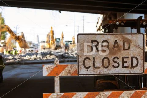 Road Closed Barricade Blocks Access To Major Interstate Construction Site Stock Photos