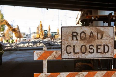 Road Closed Barricade Blocks Access To Major Interstate Construction Site Stock Photos