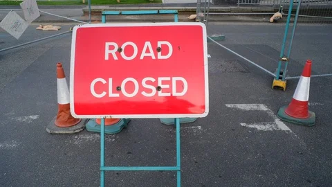 Road closed warning sign at end of street united kingdom Stock Footage 128425039