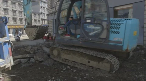 Road construction work inside Tibet Stockbeeldmateriaal 68201592