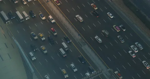 Road dense traffic on Sheikh Zayed road in Dubaï Stock Footage 171117512