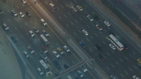 Road dense traffic on Sheikh Zayed road in Dubaï Stock Footage 171122288