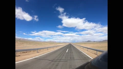 On the road  Video stock 111324106