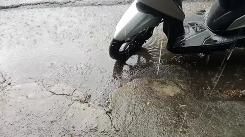 Road footage in the rain 库存影片 216984200