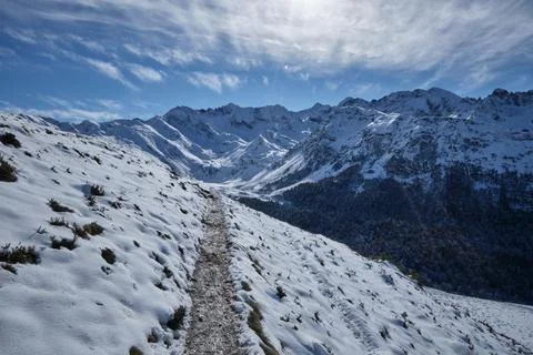 Road at the height of the Pyrenees Foto stock